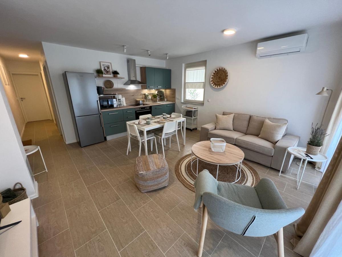 Sunset Huus Apartment Starigrad Paklenica Exterior foto